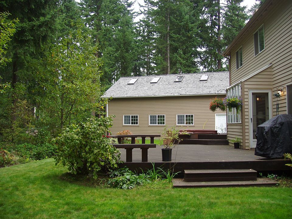 Beautiful backyard with huge shop