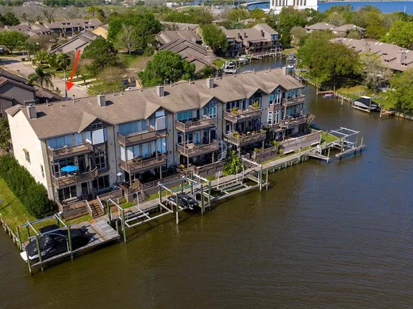 18309 Starboard Dr, Houston, TX 77058