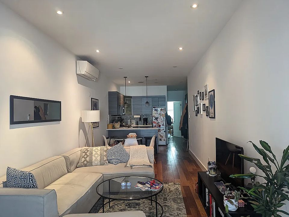 1st image of 207 N 6th St APT 2L