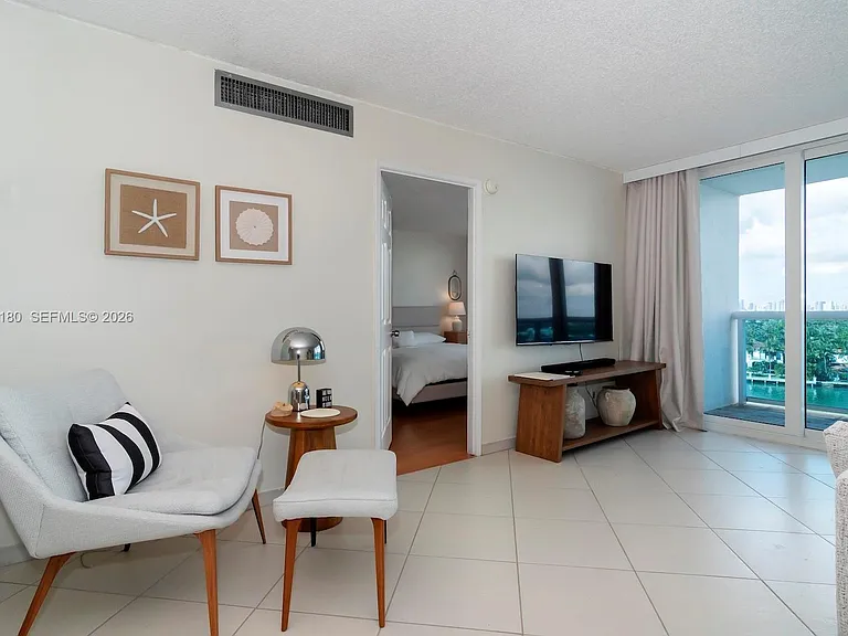6770 Indian Creek Dr #8L — Photo 11
