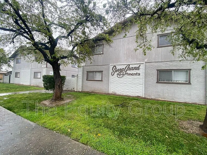 1865 Emma Lee Ln