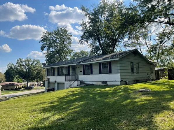 3237 NE 47th Ter, Kansas City, MO 64117