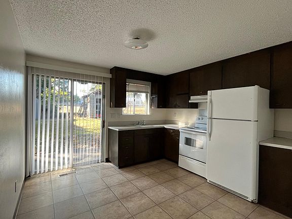 5th image of 12116 29th St E