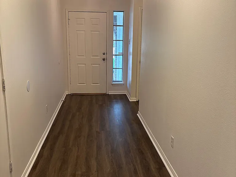 9217 Mohawk Dr — Photo 3