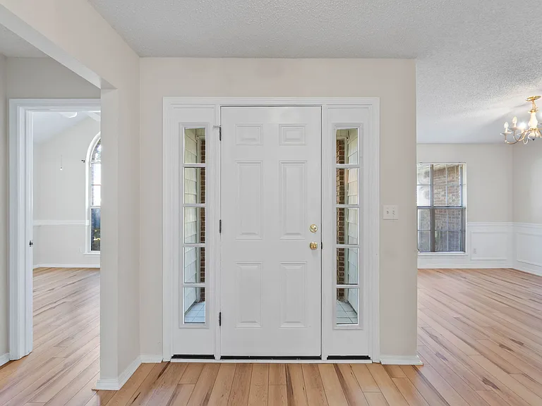 4591 Scarlet Dr — Photo 4