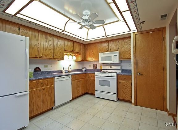 3rd image of 9046 Del Prado Dr APT 2N