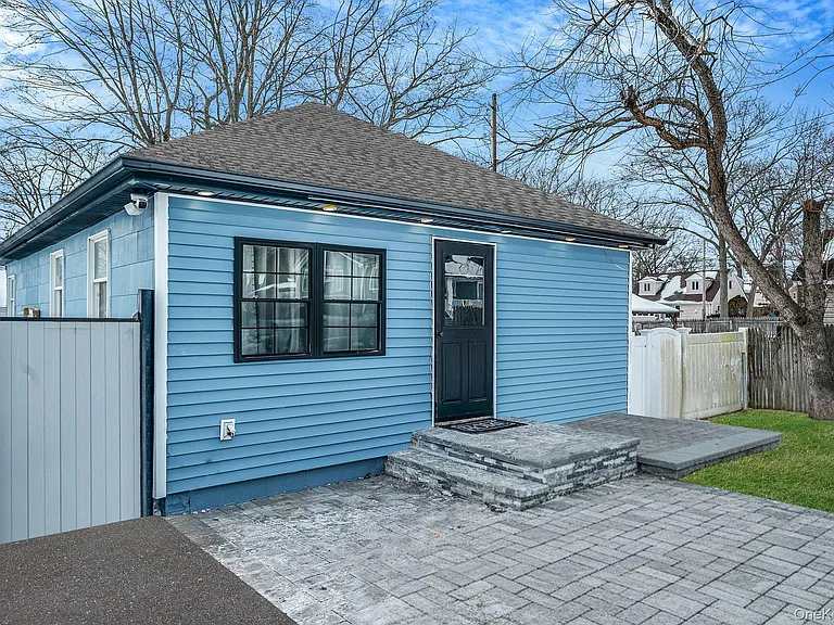 158 Mohawk St — Photo 2