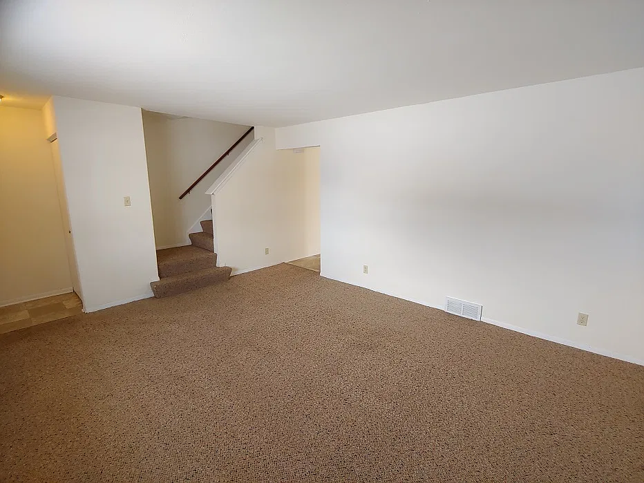 3 bed, 1.5 bath, 1150 sqft, $1,595 — Photo 3