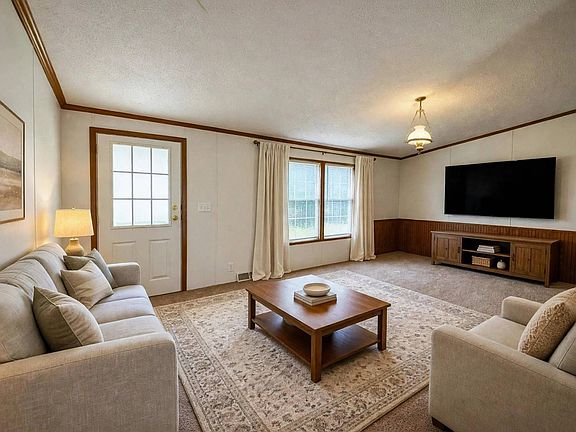 2nd image of 186 Lauri Cir #186
