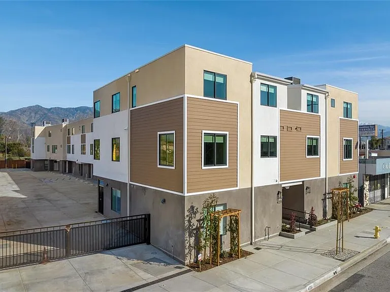 4251 E Live Oak Ave #12 — Photo 35