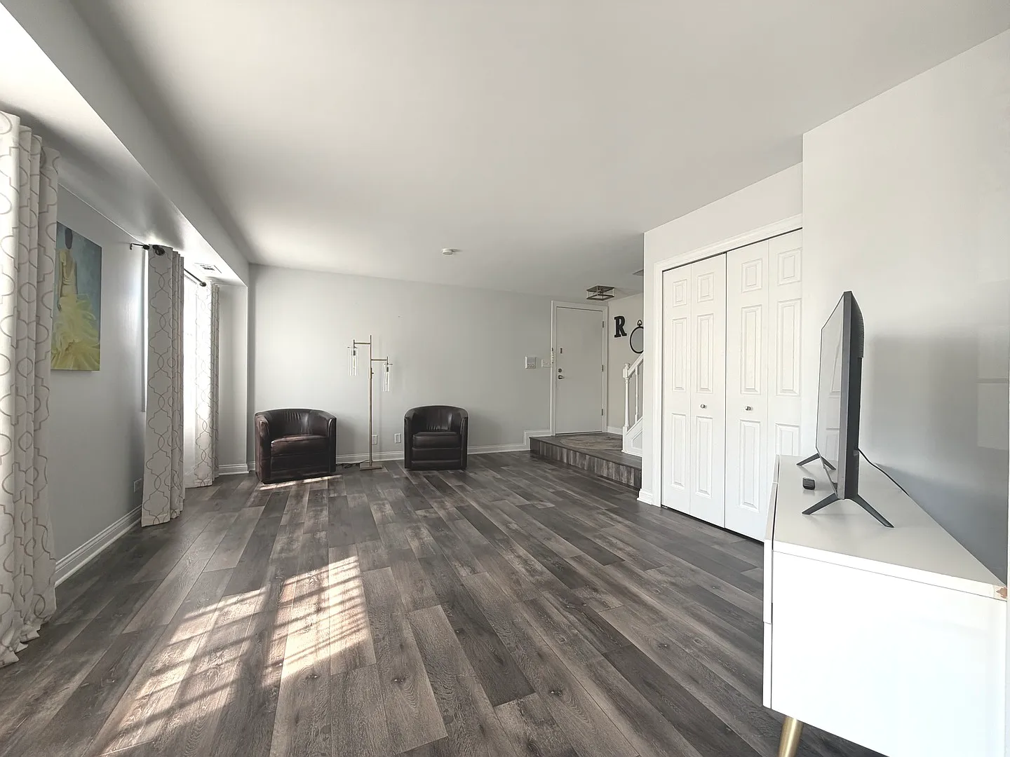 353 S Whispering Hills Dr — Photo 3