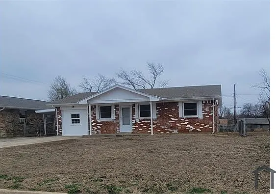 1620 Cynthia Dr — Photo 2