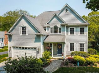 190 Great Neck Rd, Waterford, CT 06385