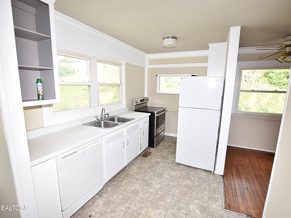 4th image of 100 W Geneva Ln