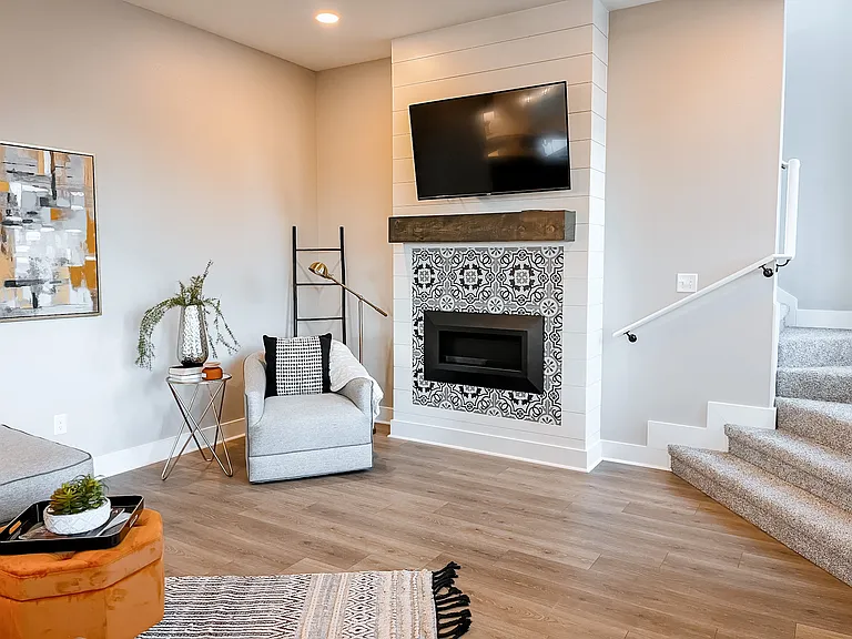 111 Legacy Way — Photo 8