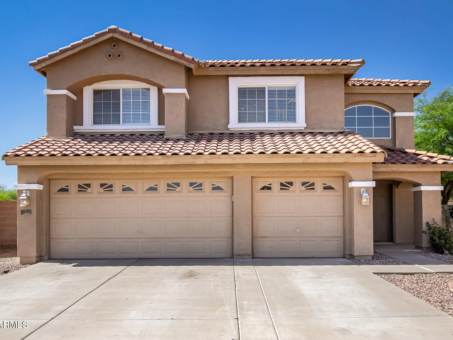 3 bed, 2.5 bath, 2481 sqft, $2,225 — Photo 1