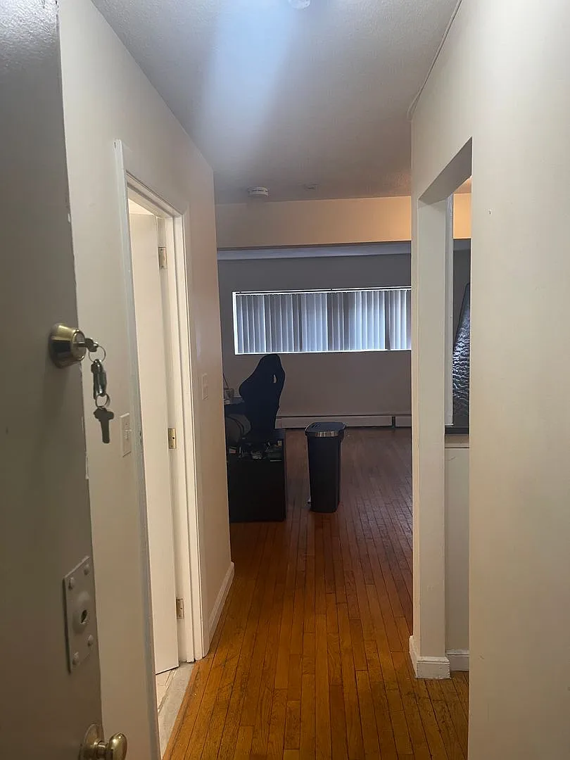 Free Momth Allston Oversized Sunny Modern 2 bed with Parking ava Ht Hw Inc Included, Students and... — Photo 2