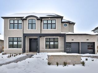 302 Tuck Dr, Burlington, ON L7L 2P9