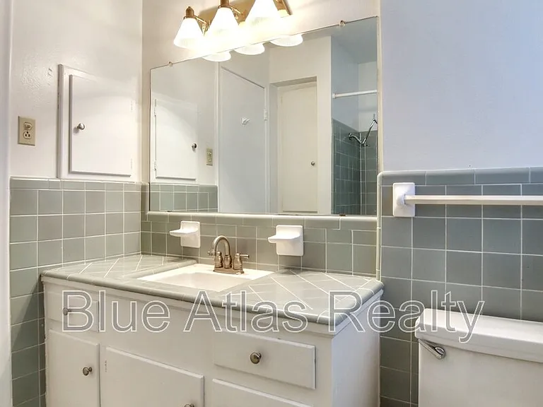 3903 Hawthorne Ave #201 — Photo 7