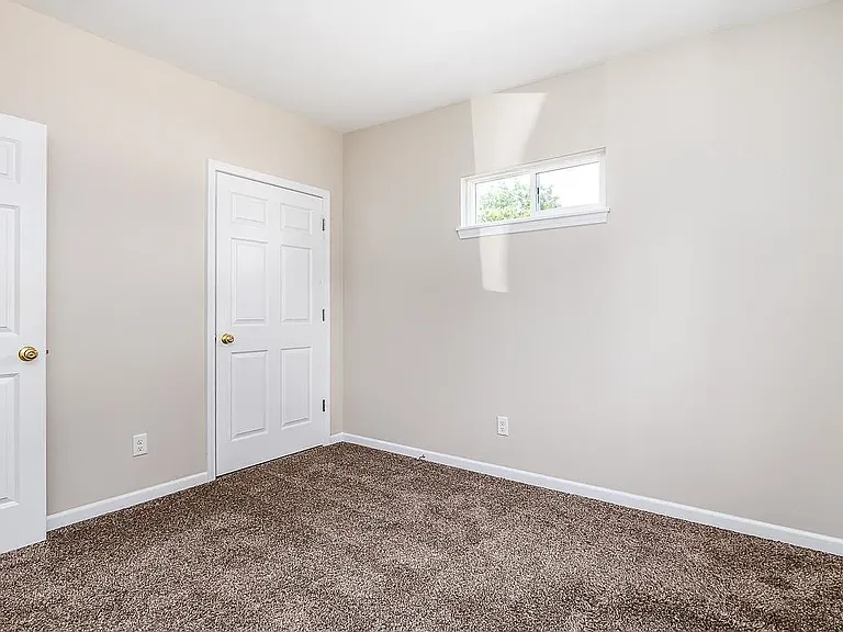 1043 Edina St — Photo 19