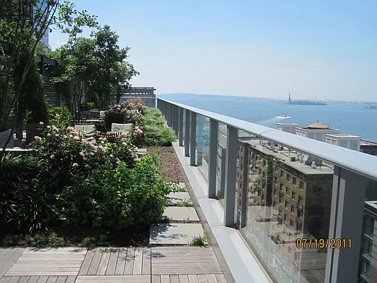 Rented by New York Residence | media 37