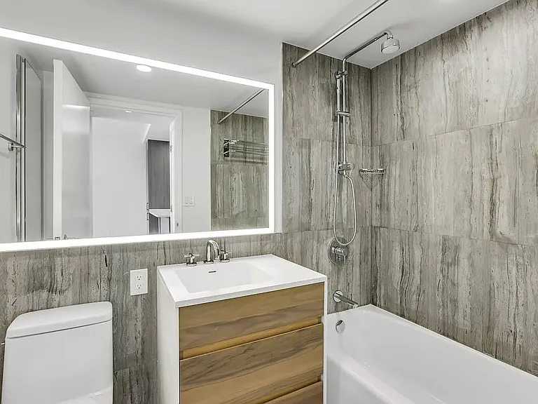 200 W 60th St #3F — Photo 15