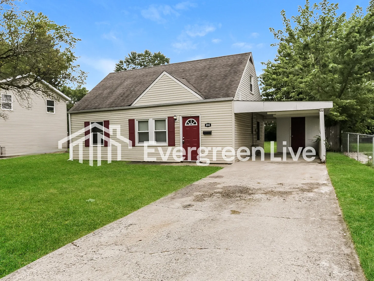 3 bed, 1.0 bath, 1054 sqft, $1,595 — Photo 2