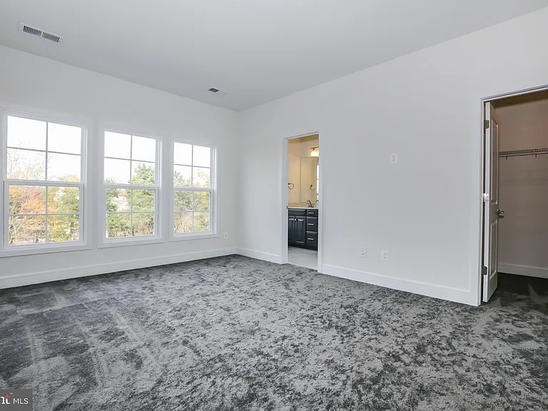 6722 Upland Manor Dr — Photo 25