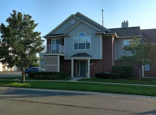 1752 Flagstone Cir #1, Rochester, MI 48307