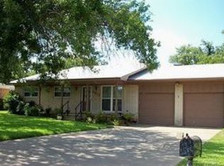 8813 Midway Dr, Woodway, TX 76712