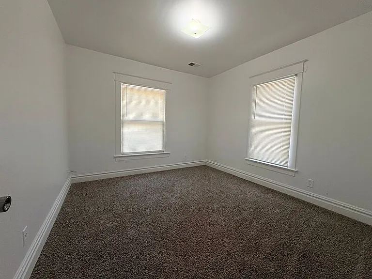 523 W Maple Ave #2-A — Photo 9
