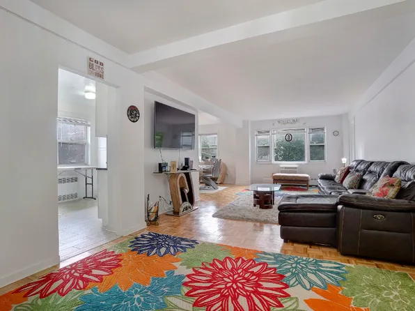 160-10 89th Ave #2D, Queens, NY 11432