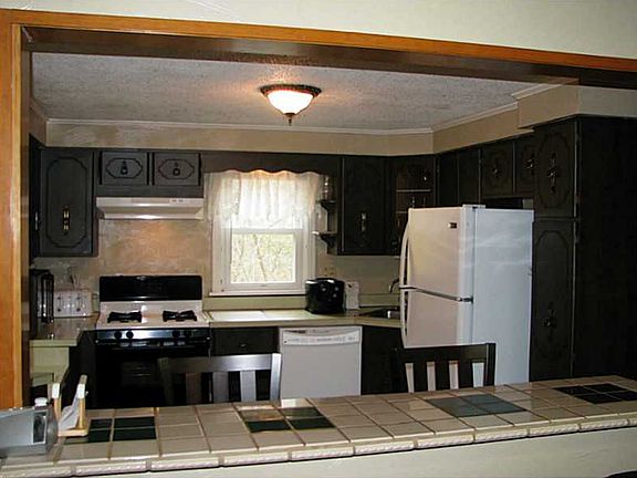 5th image of 230 Maryellen Dr