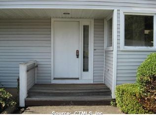 6 Stratton Way #6, Branford, CT 06405