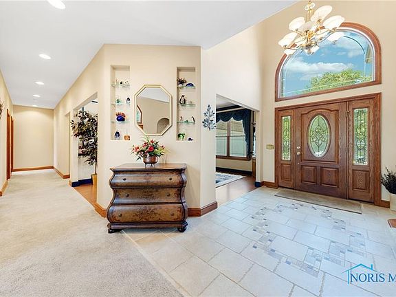 5th image of 2312 Shoreland Ave