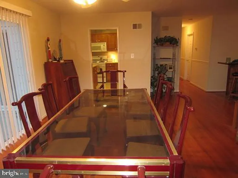 2131 Pimmit Dr — Photo 4