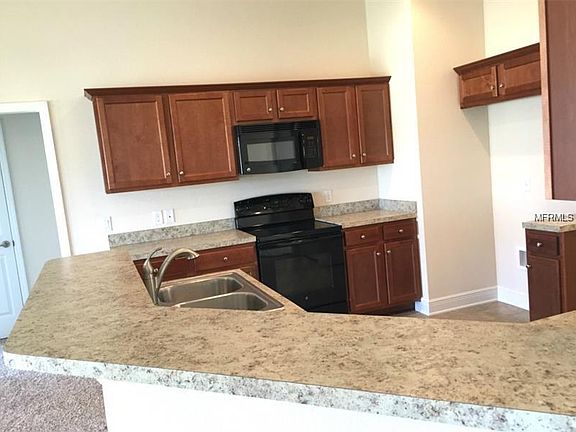 5th image of 696 James Ct