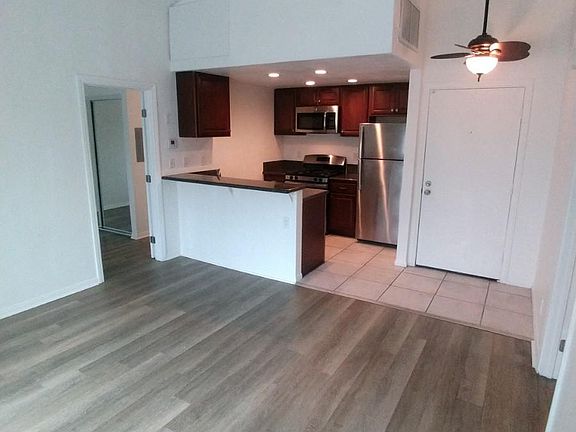 5th image of 3227 Lincoln Ave APT 8