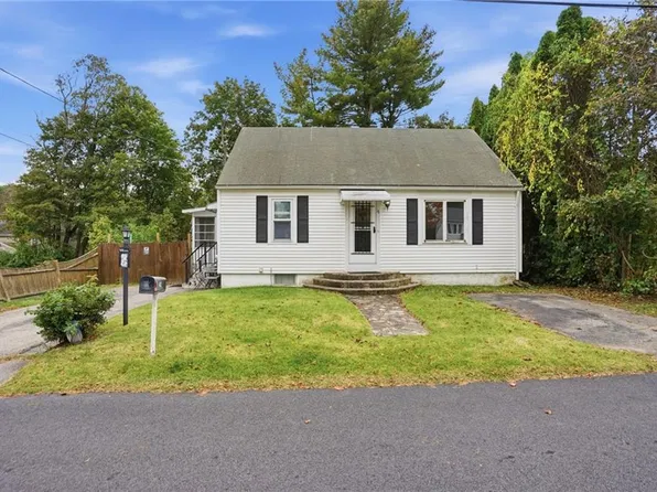 14 Rejane St, Coventry, RI 02816