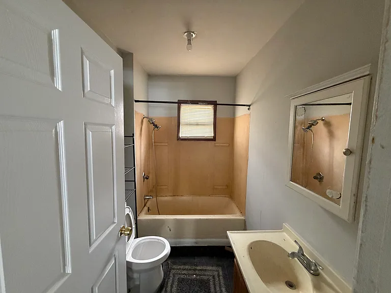 2718 Reynolds St — Photo 7