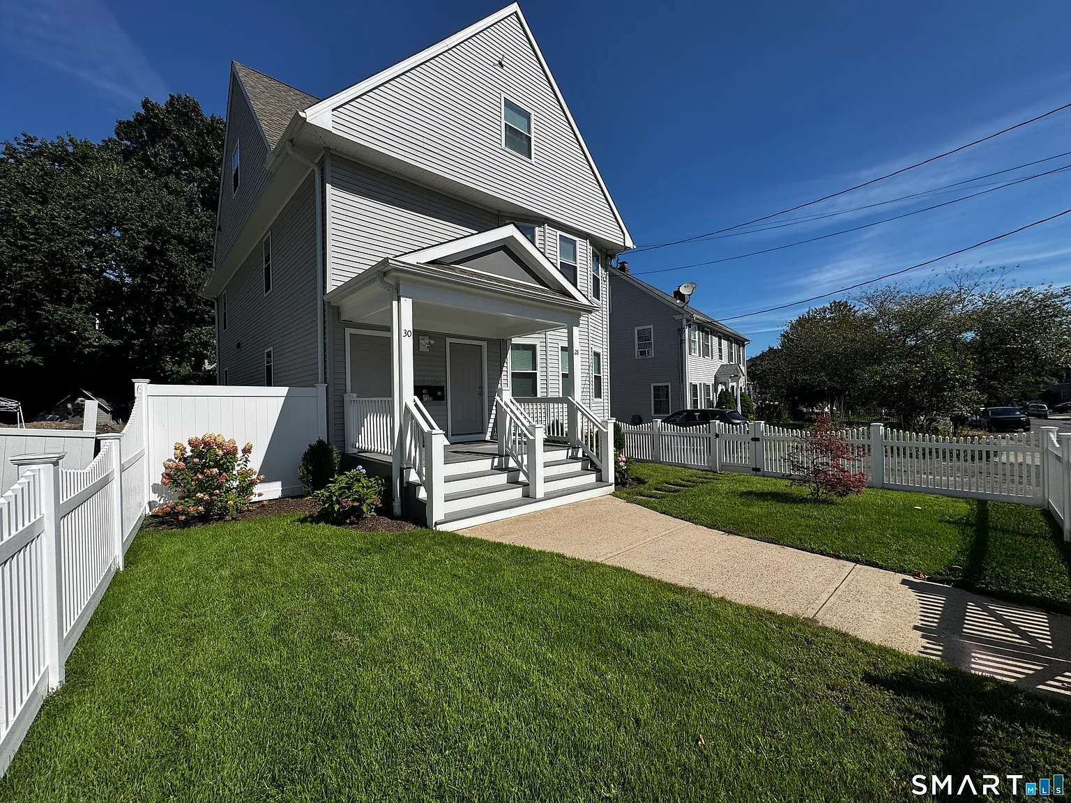 2 bed, 1.0 bath, 1135 sqft, $2,100 — Photo 2