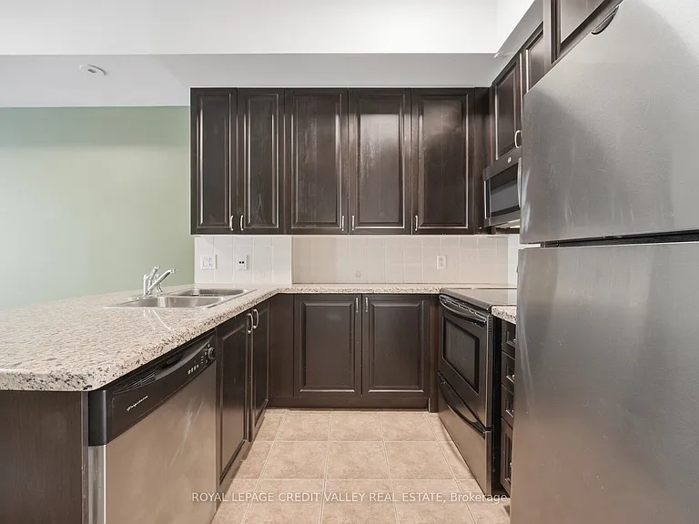 88 Carr St #Townhouse 21 — Photo 9
