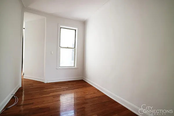 Rented by City Connections Realty | media 26