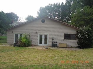 555 N County Line Rd, Westville, IN 46391