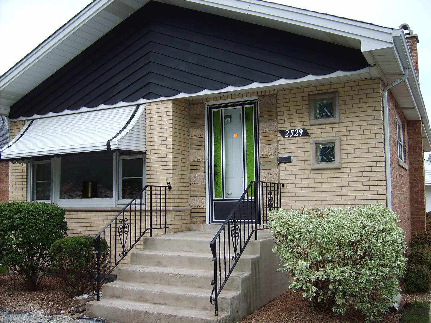 2529 S 18th Ave photo 1