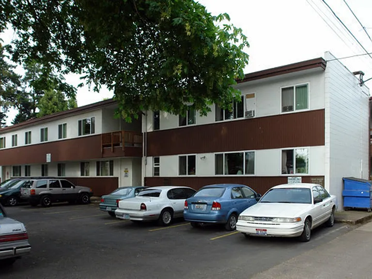 680 & 690 Lawrence St — Photo 1