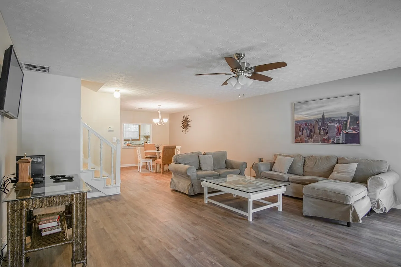 2 bed, 2.0 bath, 1732 sqft, $3,044 — Photo 1