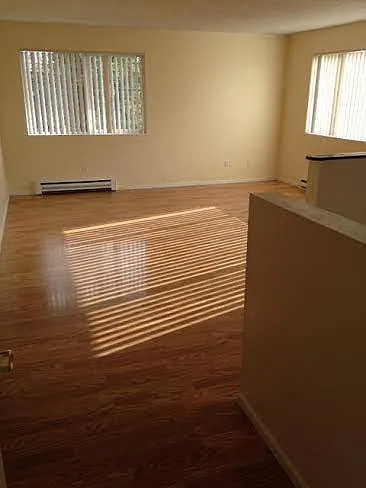 861 SW Adams Ave #4 — Photo 8