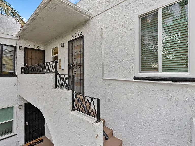 526 Lime Avenue — Photo 49