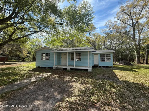 3424 Howze St, Moss Point, MS 39563